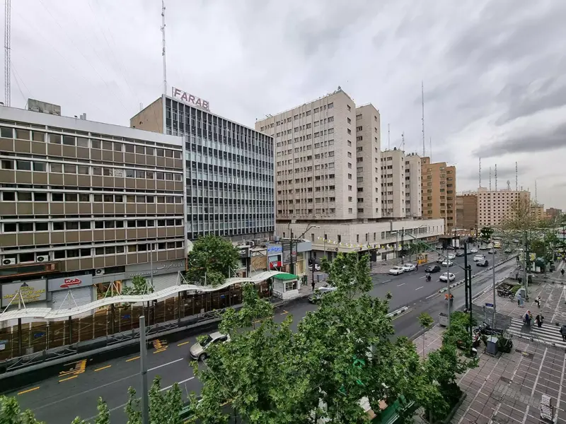 نمای بیرونی هتل ولیعصر تهران