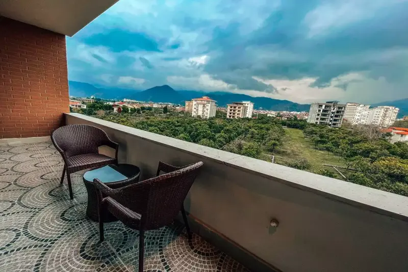 نمای بیرونی هتل آپارتمان ترنج متین رامسر