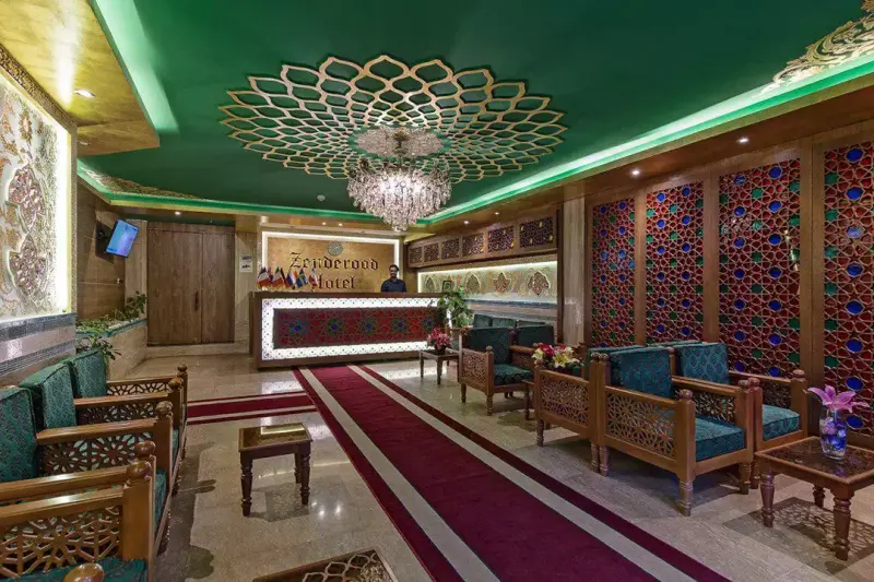 رستوران  هتل زنده رود اصفهان