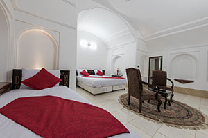  Four-bed room in the traditional Roya Old Hotel in Yazd