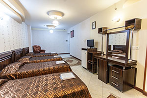  Four-bed room in Mahan Hotel Isfahan 1