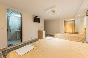  Triple room in Malek Hotel Isfahan 2