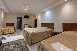  Quadruple room in Malek Hotel Isfahan 1