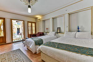 Triple room in Tolo Khorshid Traditional Hotel Isfahan 1