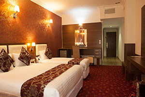  Triple room in the Grand Hotel Bam Borujen 1