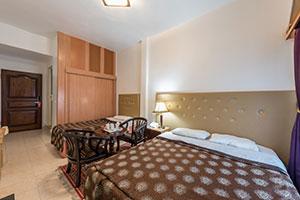  Triple room in Aftab Shargh Kish Hotel 2