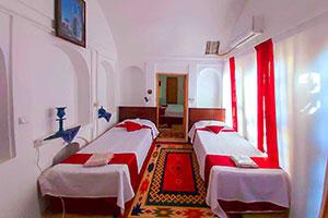  Four beds with three doors (nestern) of the traditional poet's house of Yazd