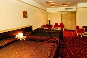  Triple room facing the garden of Amir Kabir Hotel Arak