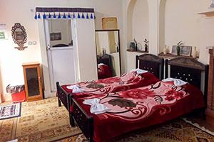  Double room at the Khashti House eco-resort in Yazd