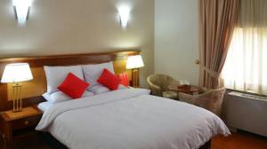  Pars Hotel Ahvaz 2 double beds for 1 person