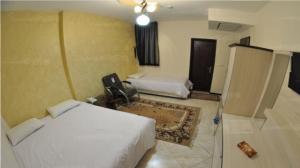  Mersad Hotel Mashhad, three beds