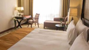  Spinas Palace Hotel Tehran Royal Family Room with Balcony for 2 People (Floor 10-15)