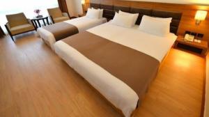  Shaygan Hotel Kish One-Bedroom Junior Suite Triple Room