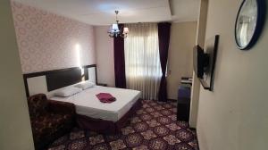  Siraj Hotel Mashhad, two beds