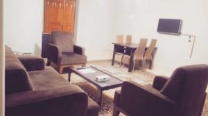  Hiron Hotel Apartment Bushehr One Bedroom Suite with Three Beds