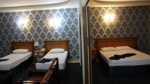  Jam Hotel Mashhad, four beds