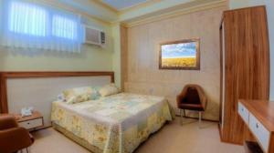  Iran Hotel Bandar Abbas, two double beds