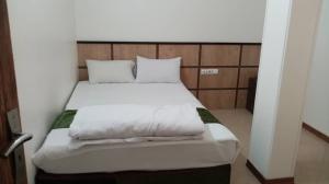  Moein Darbari Apartment Hotel Mashhad, two beds