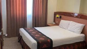  Parmida Hotel Mashhad, four beds