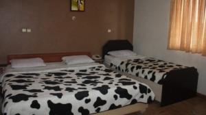  Kaveh Hotel Isfahan, 3 beds