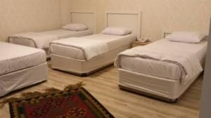  Ideal Ardabil Guest House, four beds