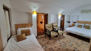  Vali Yazd Traditional Hotel, Seven Beds, Economy