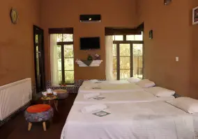  Sadruddin Mahallati's four-bed room