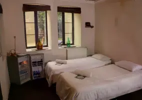  Mehdi Akhavan Sales' double room