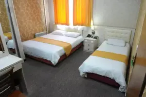  Orin Hotel Tehran, three beds for two people