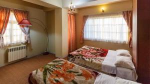  Shams Shiraz Apartment Hotel, One Bedroom, Three Beds