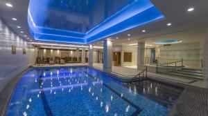  Swimming pool and sauna