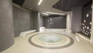  Swimming pool and sauna