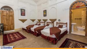 Quadruple room in Mehr Traditional Hotel