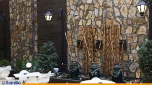 أماكن الجلوس في الهواء الطلق فندق بيروزي