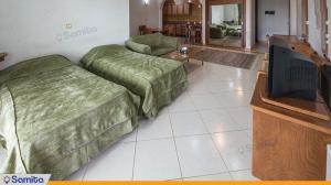 جناح ملكي فندق شاطئي مرواريد صدرا