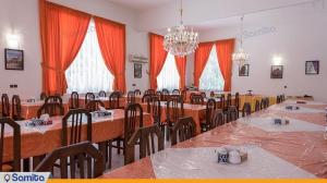 رستوران مجتمع اقامتی کاروان