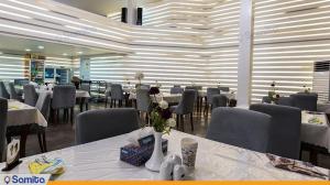 رستوران هتل آزادی