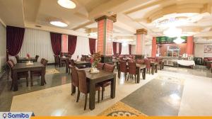 رستوران هتل استقلال