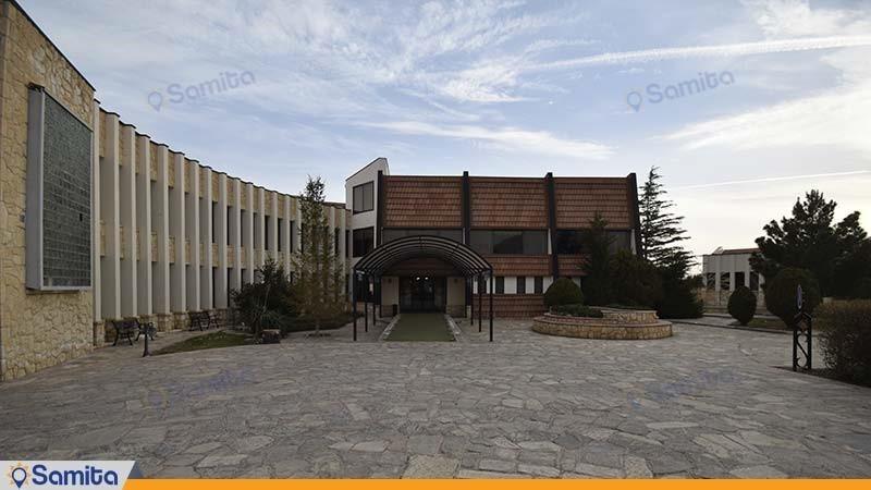 نمای ساختمان هتل باری