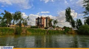 نمای ساختمان هتل ساحلی پردیس