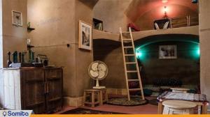 کافه کتاب هتل سنتی خونه نقلی